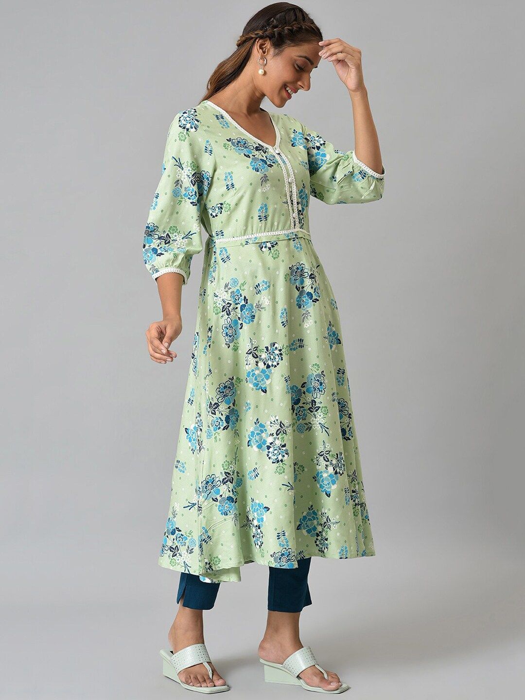 Aurelia Floral Printed Liva Kurta