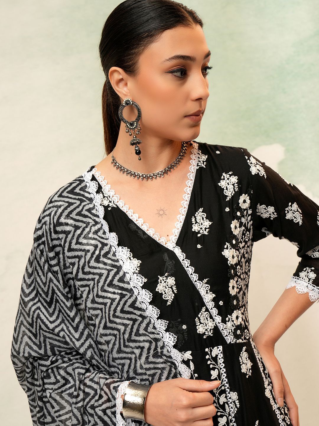 Vishudh Women Floral Embroidered Pure Cotton Kurta with Trousers & With Dupatta