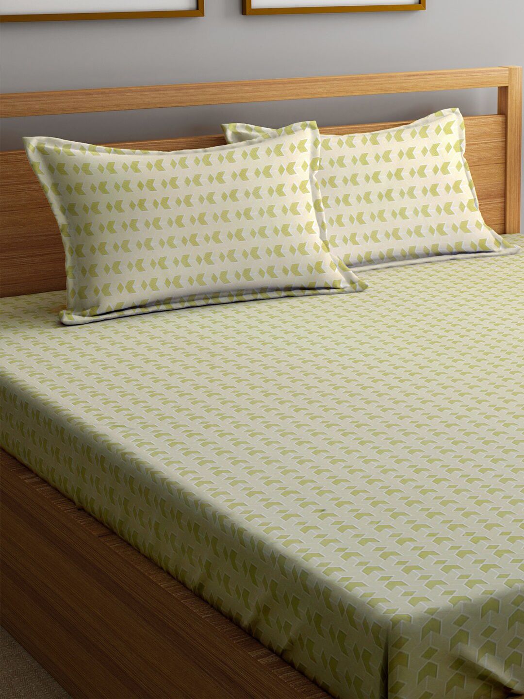 KLOTTHE Olive-Green & White Geometric-Printed 300TC Fitted King Bedsheet & 2 Pillow Covers