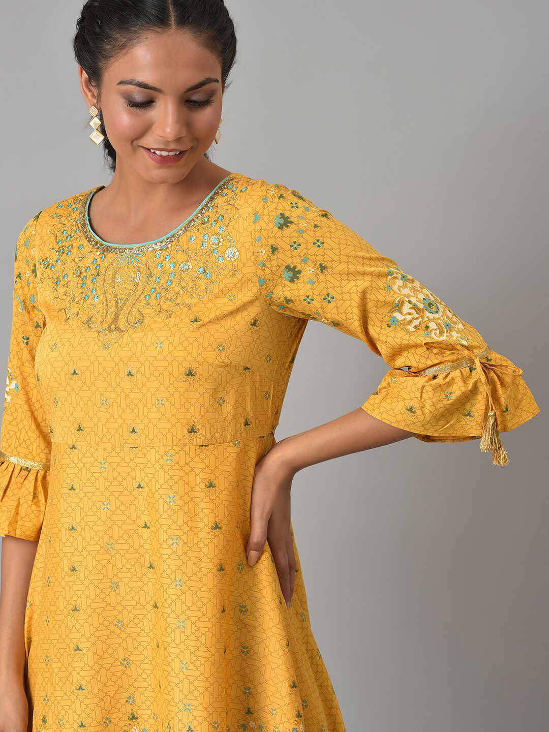 AURELIA Festive Floral Print Crepe Kurta