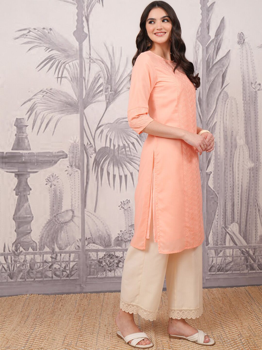 Vishudh Abstract Printed Round Neck Key Hole At Back Straight Kurta