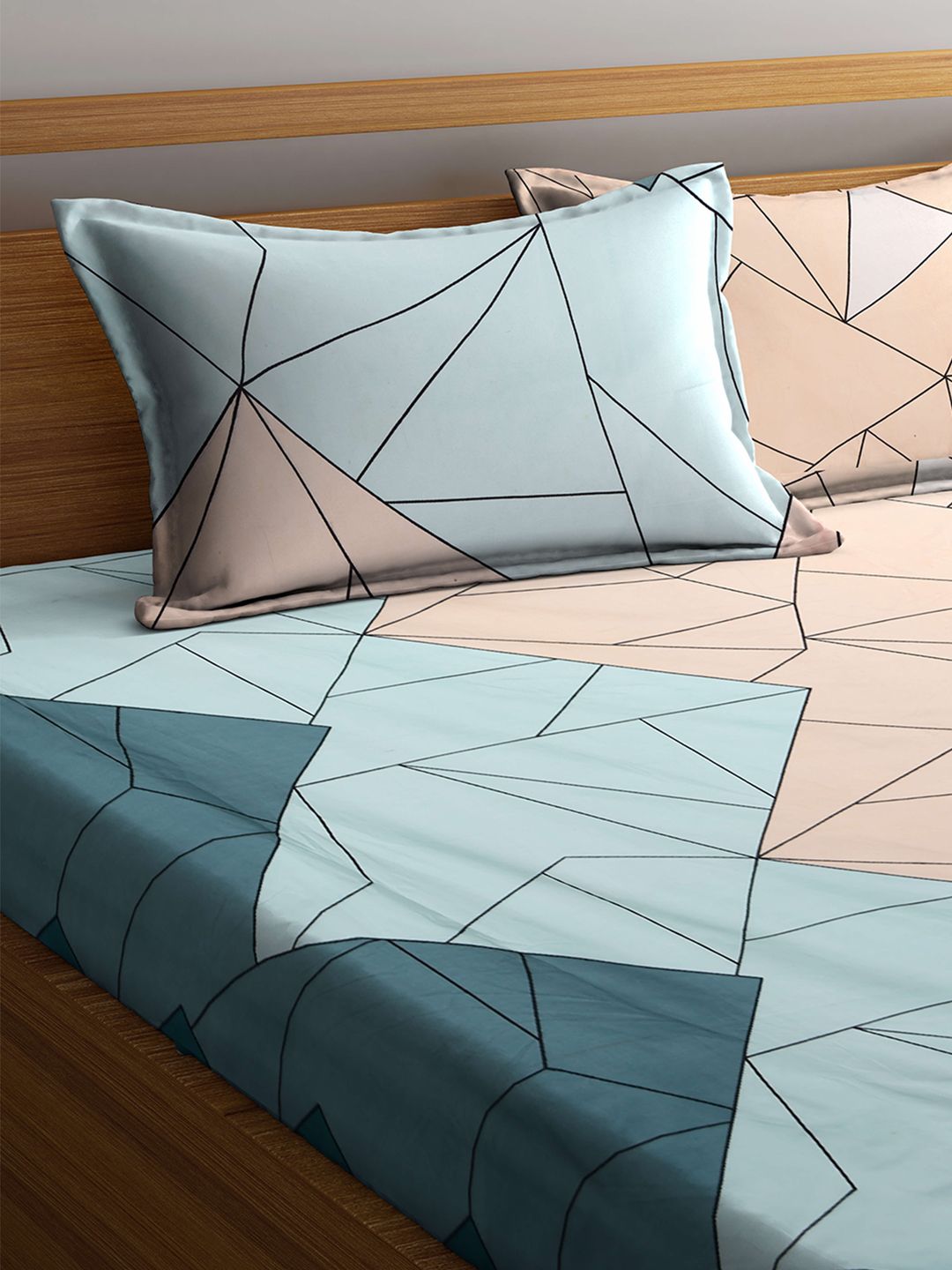 KLOTTHE Geometric Printed 300 TC Fitted Double Bed Sheet with 2 Pillow Covers