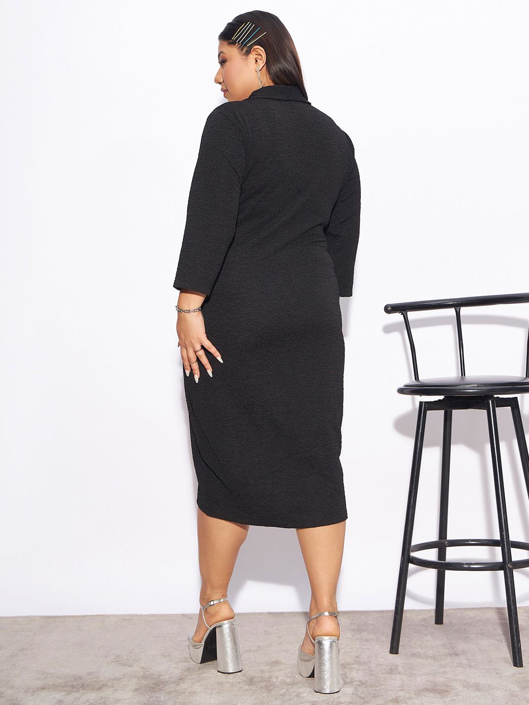 SASSAFRAS Curve Plus Size V-Neck Bodycon Dress