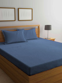 KLOTTHE Biru Pejal Berjalur Flat 300 TC Cadar Katil King dengan 2 Sarung Bantal-250 x 225 cm