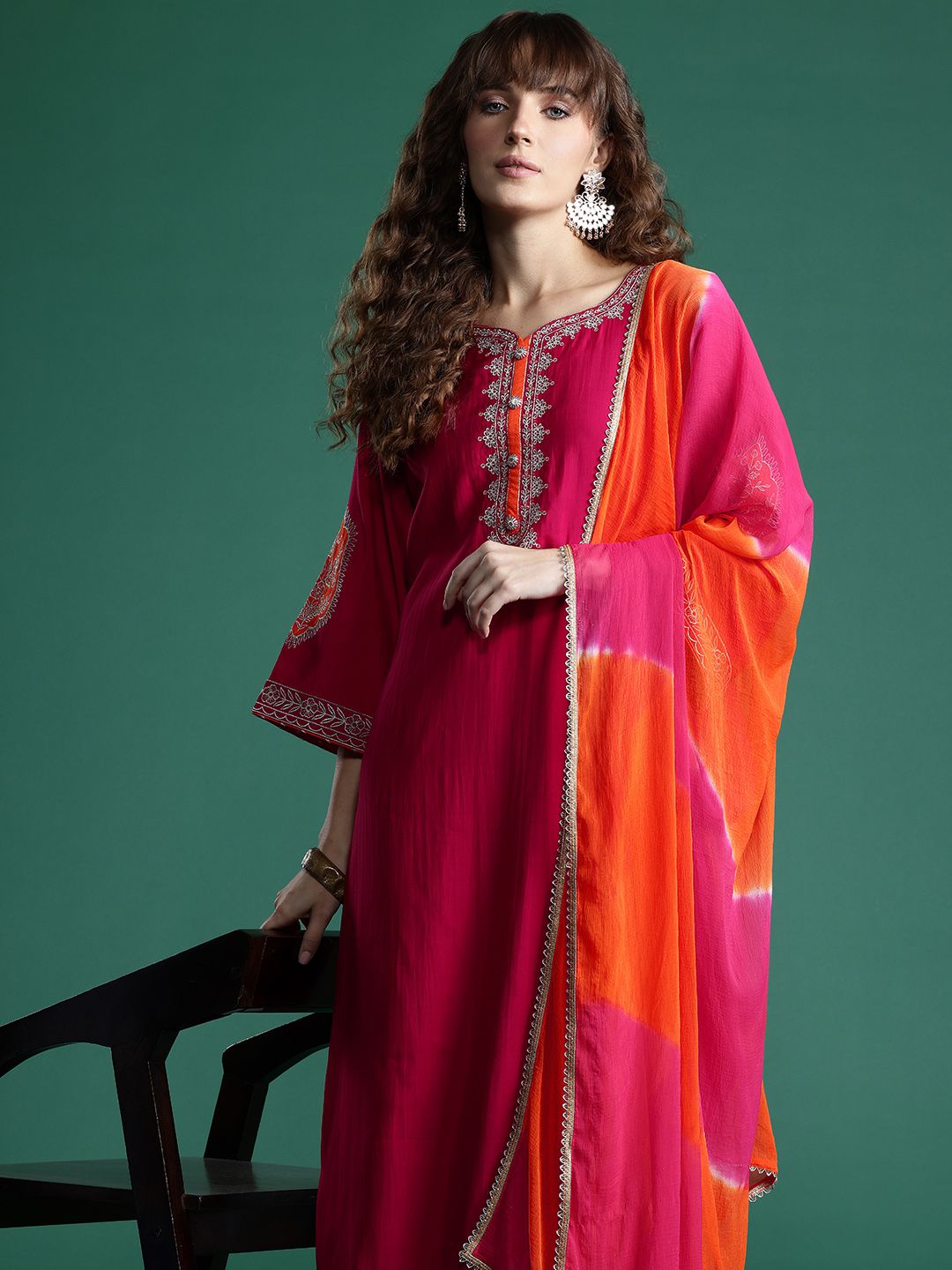 Motif Etnik Era Indo Sulam Kurta Zari Dengan Seluar & Dupatta