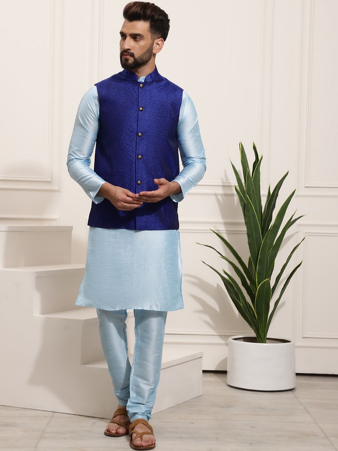 SOJANYA Men Blue Solid Kurta with Churidar & Nehru Jacket