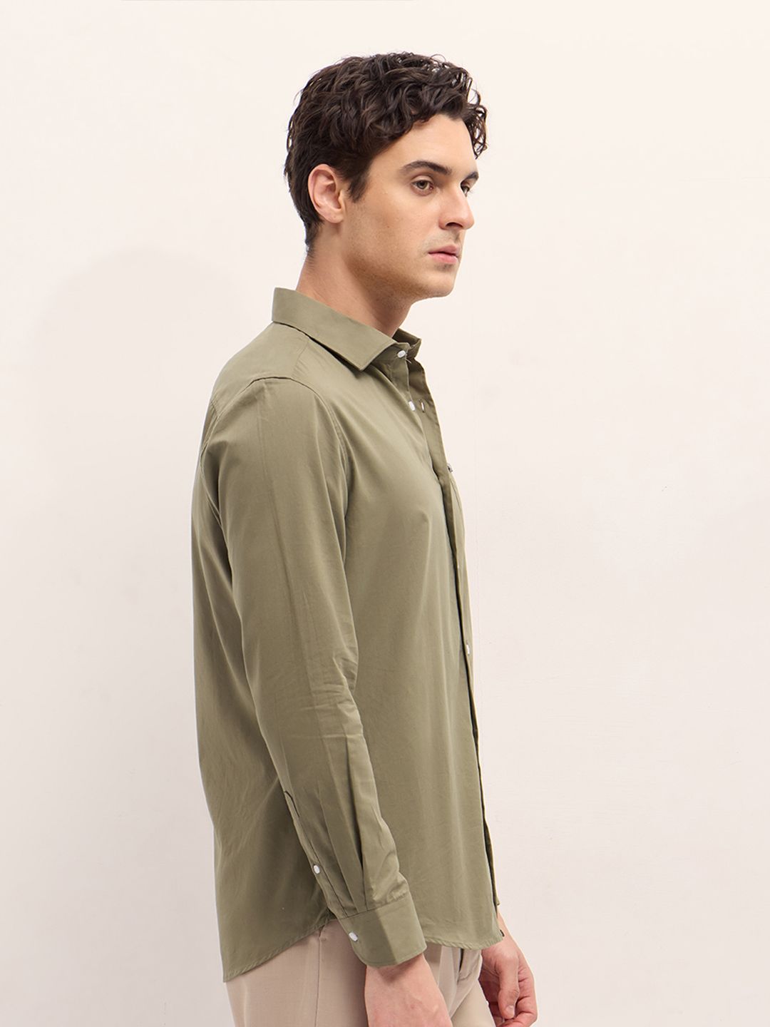 THE BEAR HOUSE Men Spread Collar Solid Cotton Casual Shirt