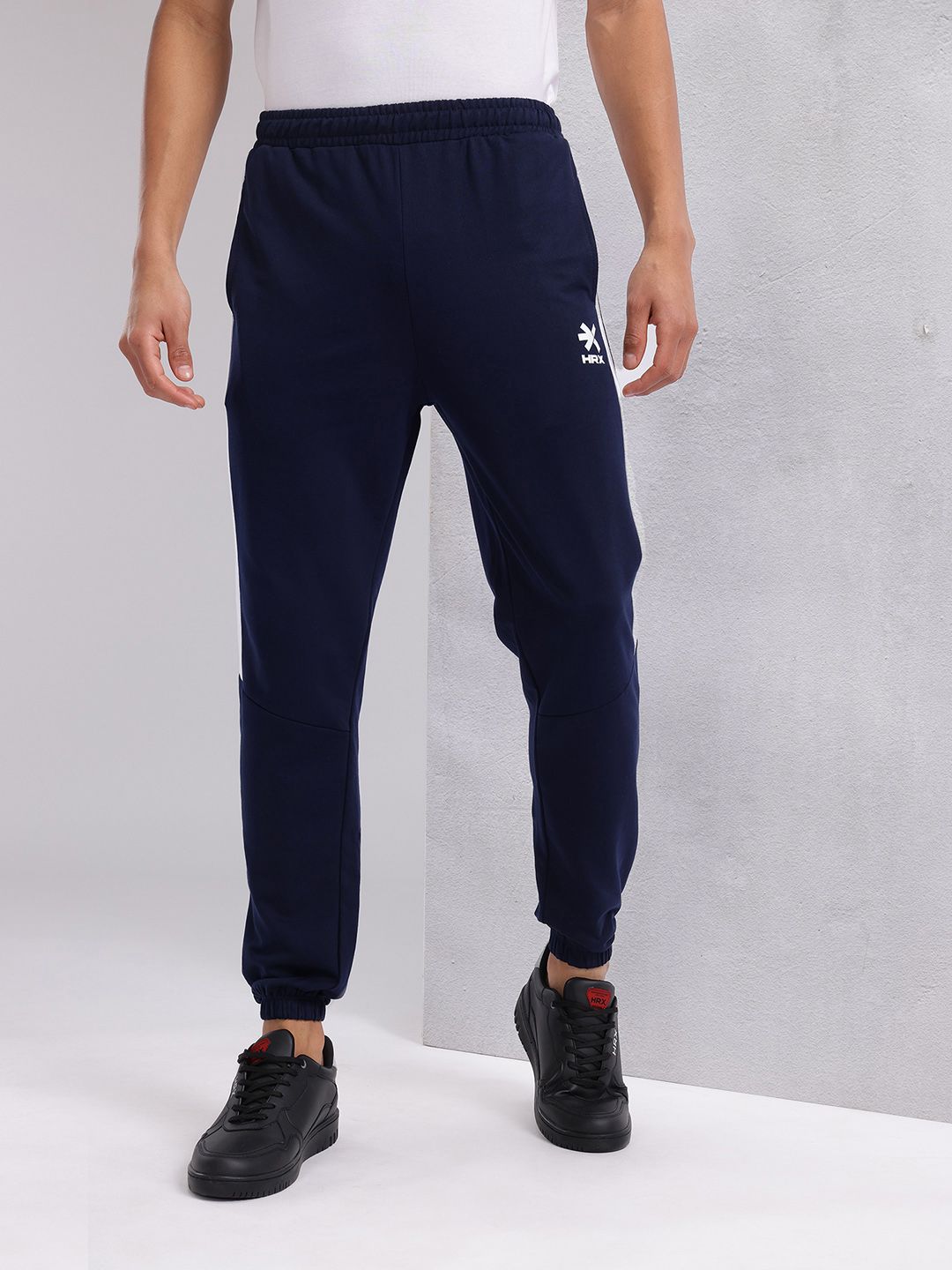 HRX by Hrithik Roshan Men Solid Joggers With Contrast Panel