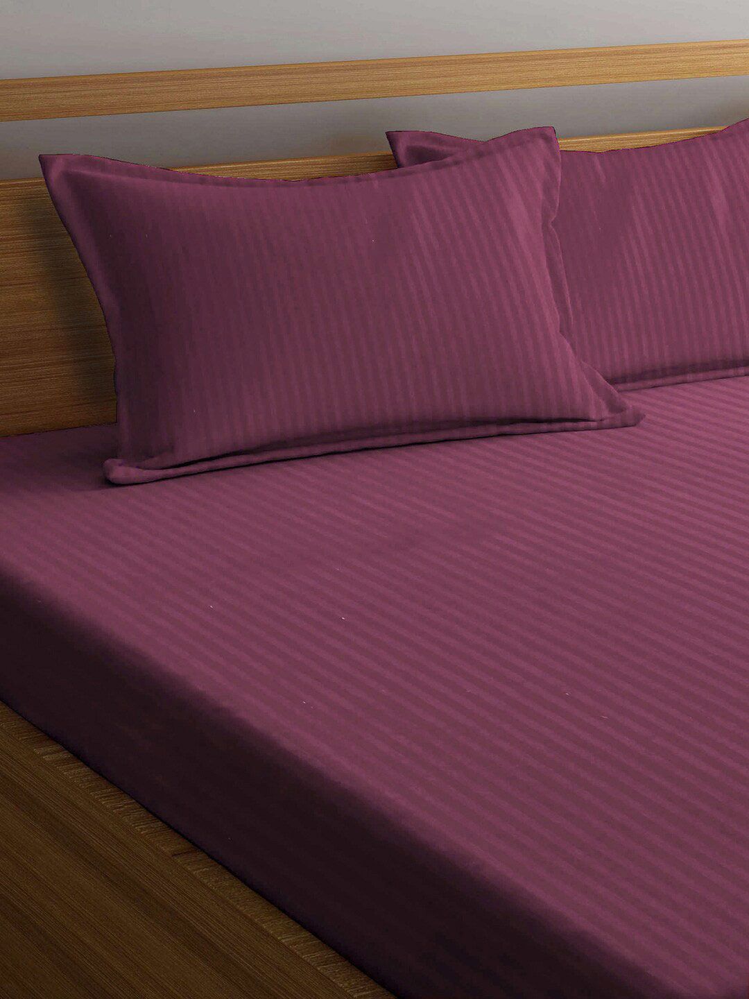 KLOTTHE Striped 300 TC Dilengkapi Cadar Katil Super King dengan 2 Sarung Bantal