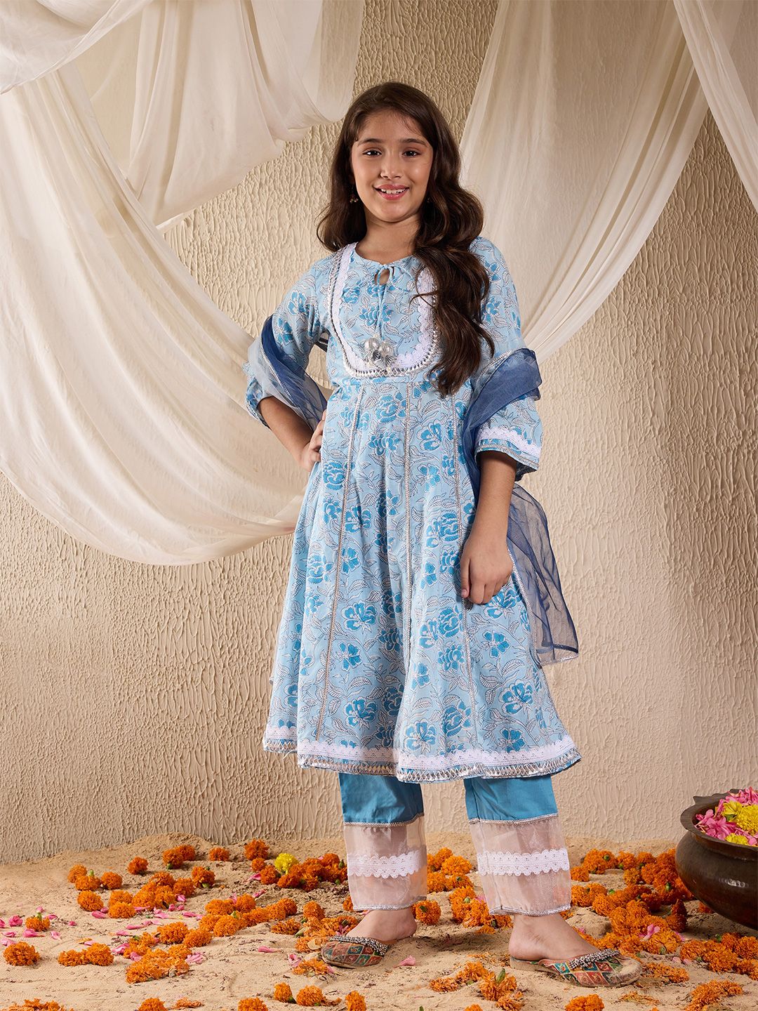 pspeaches Girls Floral Embroidered Empire Gotta Patti Kurta with Pyjamas & With Dupatta