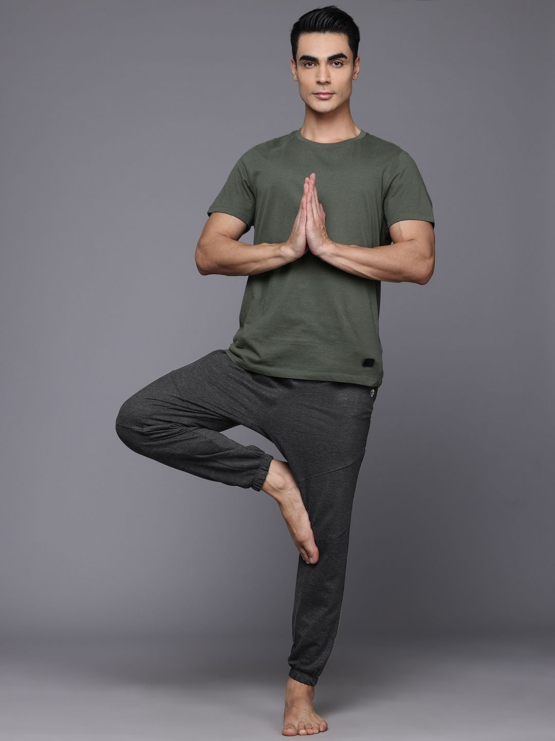 HRX by Hrithik Roshan Men Mid-Rise Regular Fit Yoga Joggers
