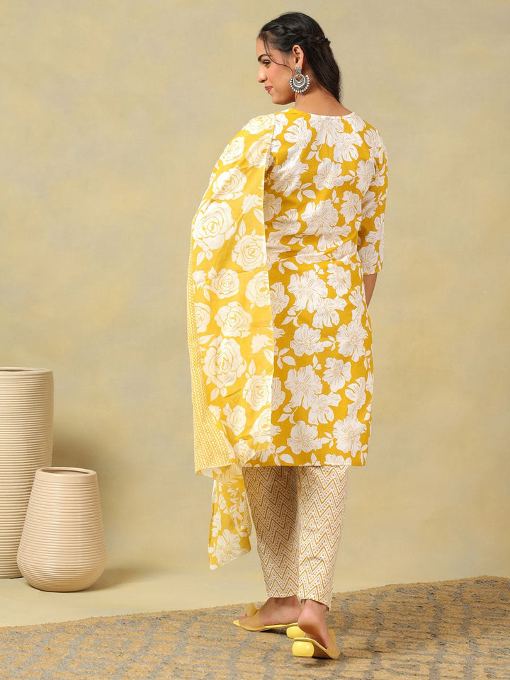 Mamicha Women Floral Printed Regular Mirror Work Pure Cotton Kurta with Trousers & With Dupatta