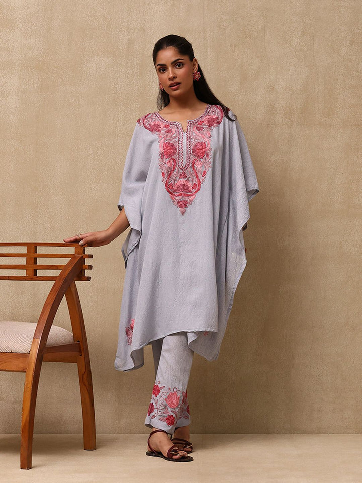 House of Chikankari Crafts Aari Embroidered Solid Women's Kaftan Set - Grey