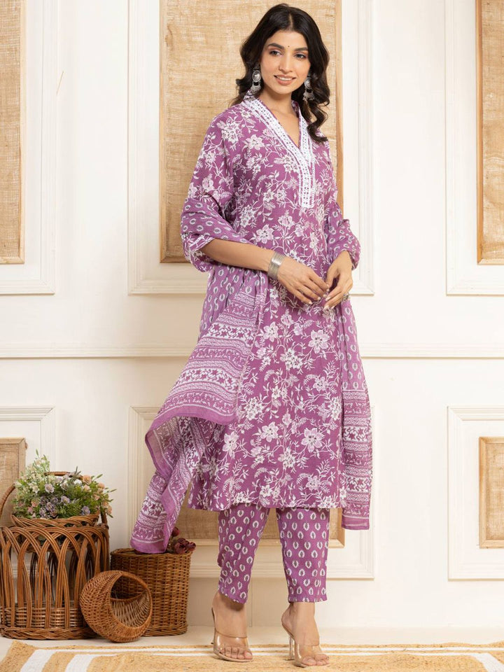 Varanga Floral Printed Regular Straight Kurta with Trouser & with Dupatta