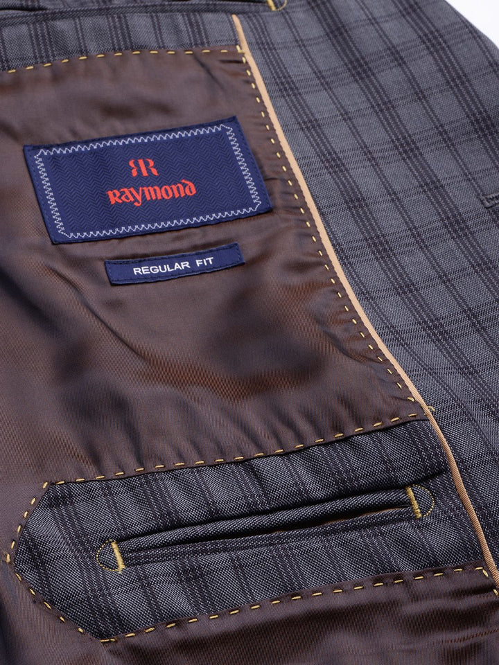 Raymond antibakteria memeriksa blazer rasmi