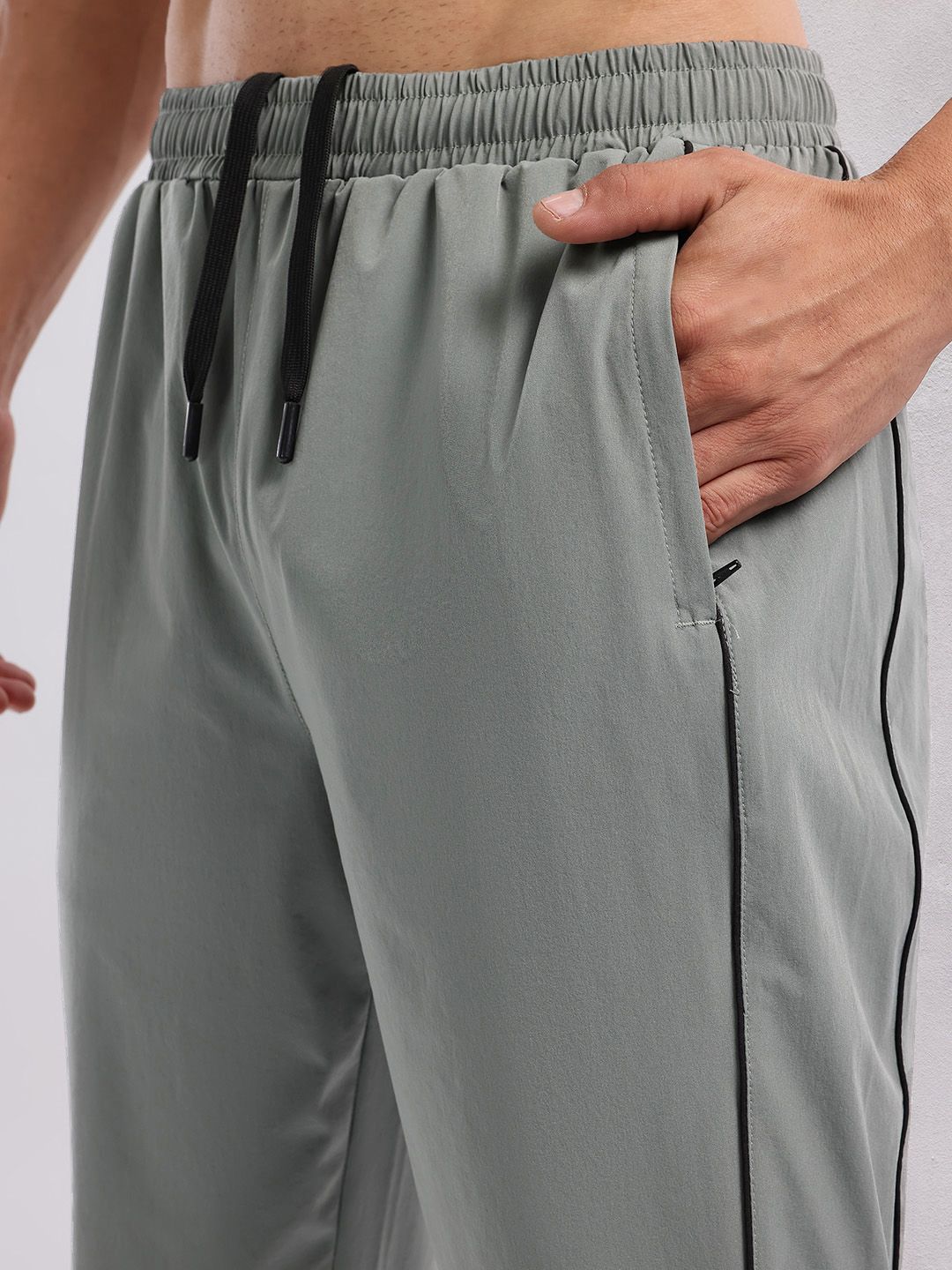 HRX by Hrithik Roshan Men Rapid-Dry Training Joggers
