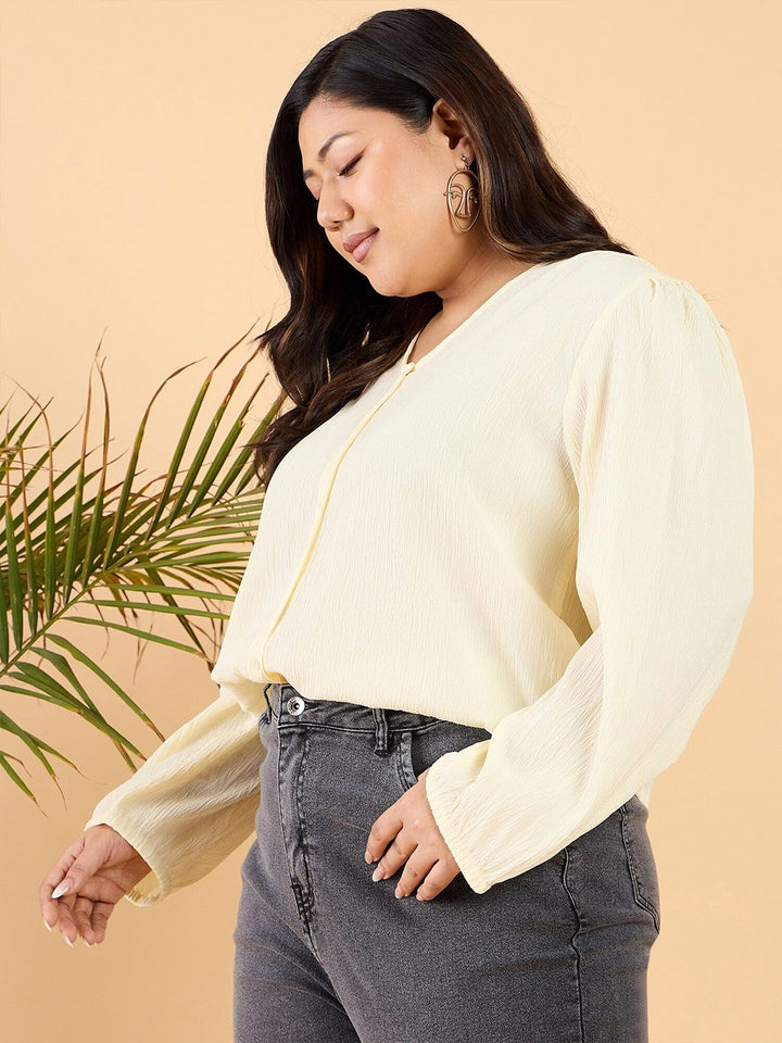 CURVY STREET Plus Size V-Neck Puff Sleeve Top