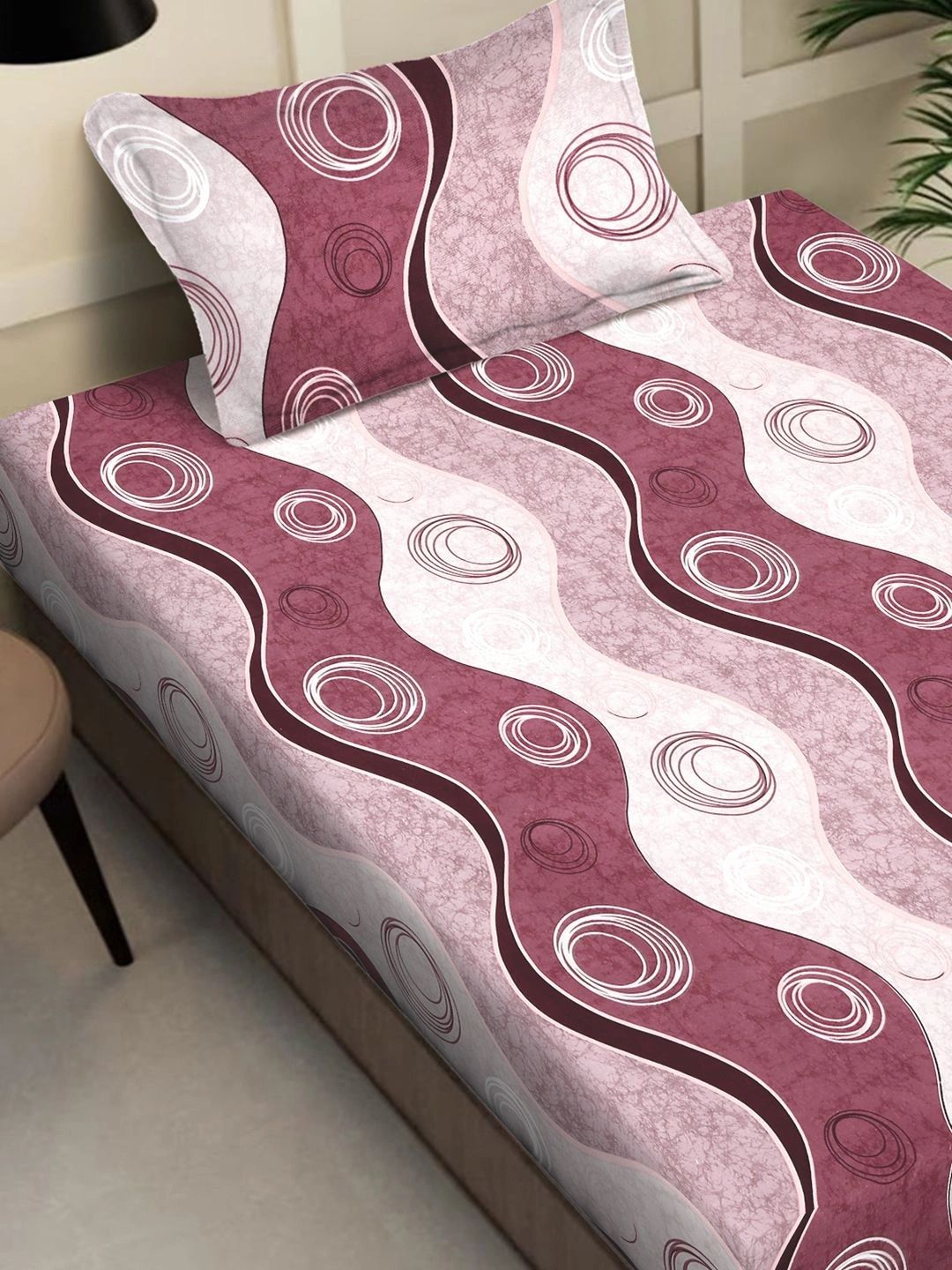 Moda Rapido X KLOTTHE Pink & White Geometric 300 TC Single Bedsheet with 1 Pillow Covers