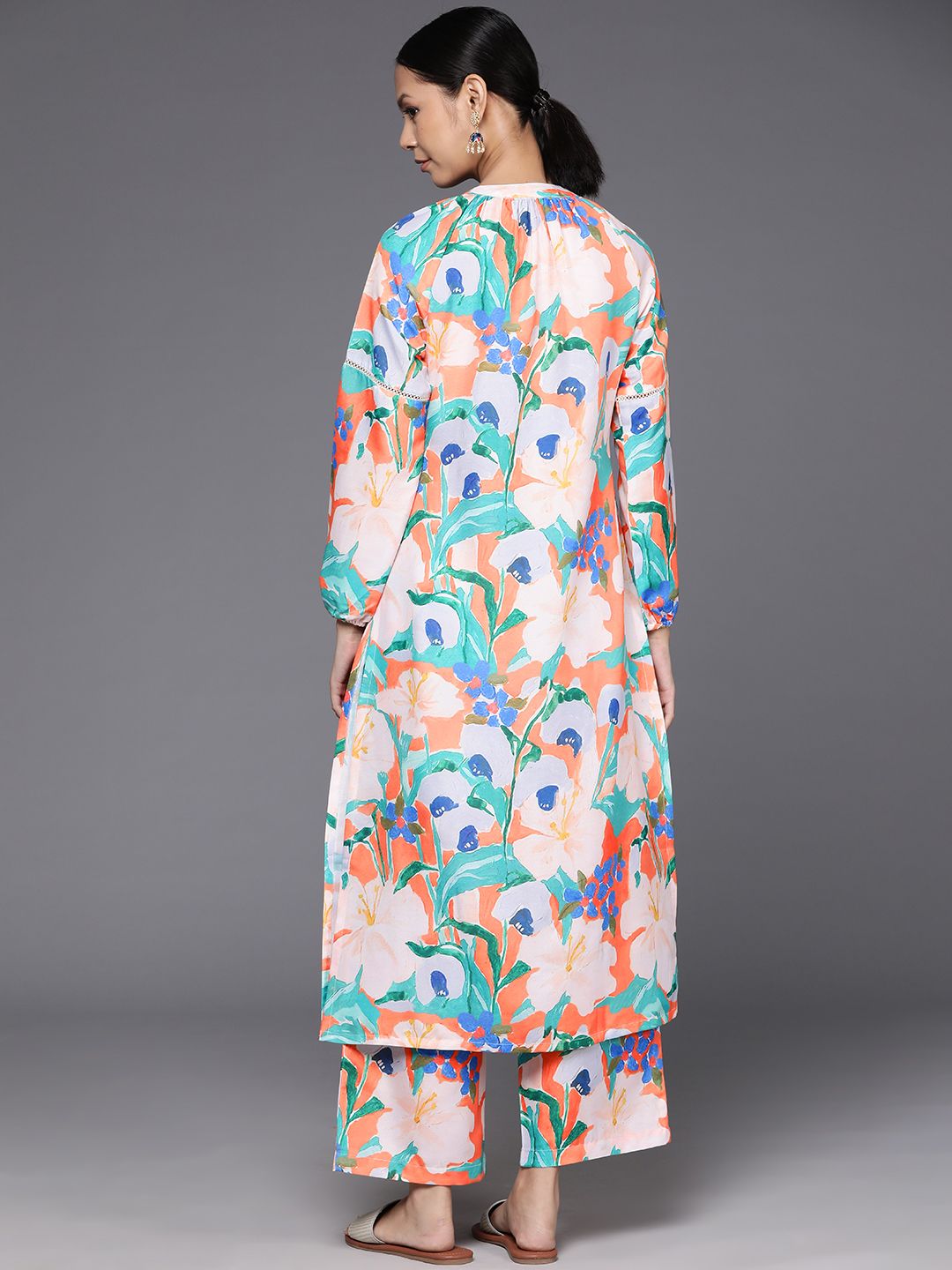 Varanga Women Floral Printed Regular Kurta Pith Palazzos