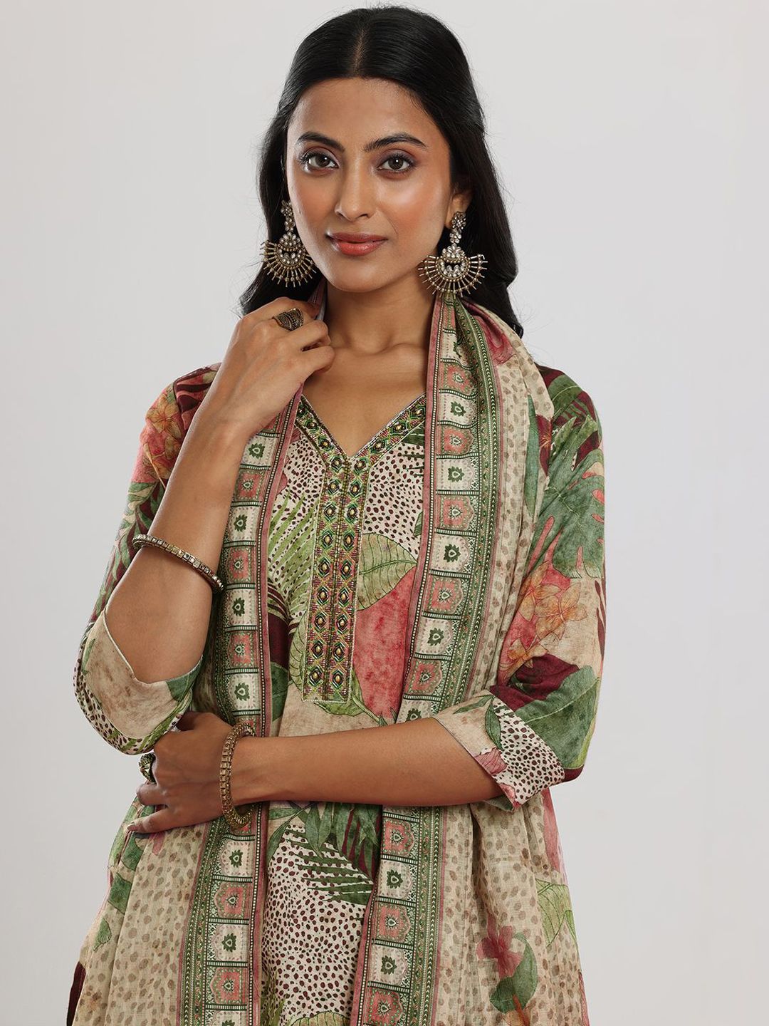 Libas Grren and Pink Floral Printed Beads and Stones Linen Kurta with Trouser & Dupatta