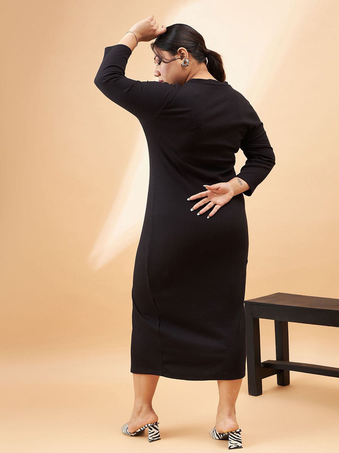 SASSAFRAS Curve Plus Size Black Ribbed V-Neck A-Line Midi Dress