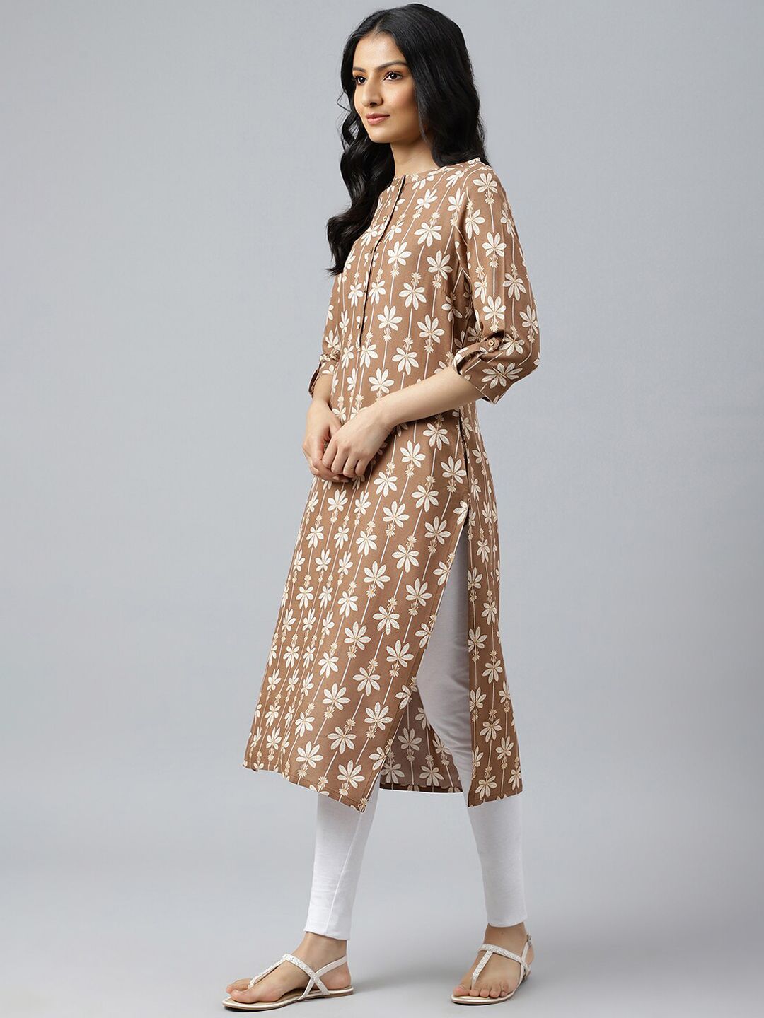 W Floral Printed Mandarin Collar Roll-Up Sleeves Straight Kurta
