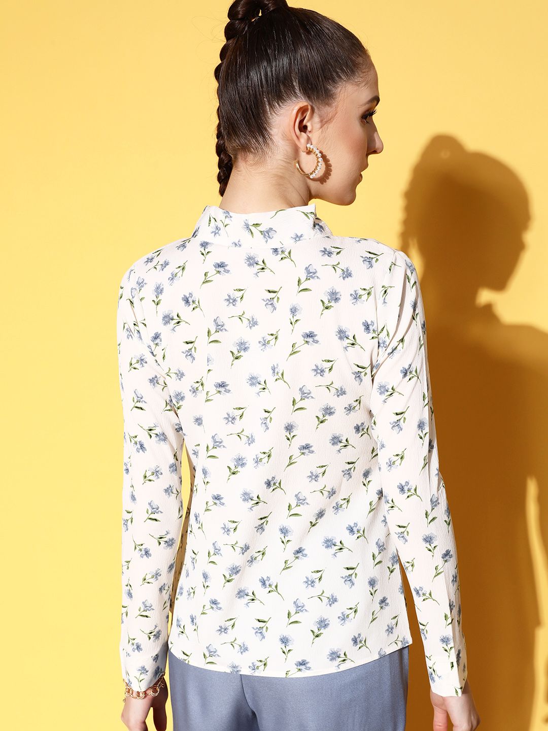 Berrylush White Floral Print Tie-Up Neck Crepe Top