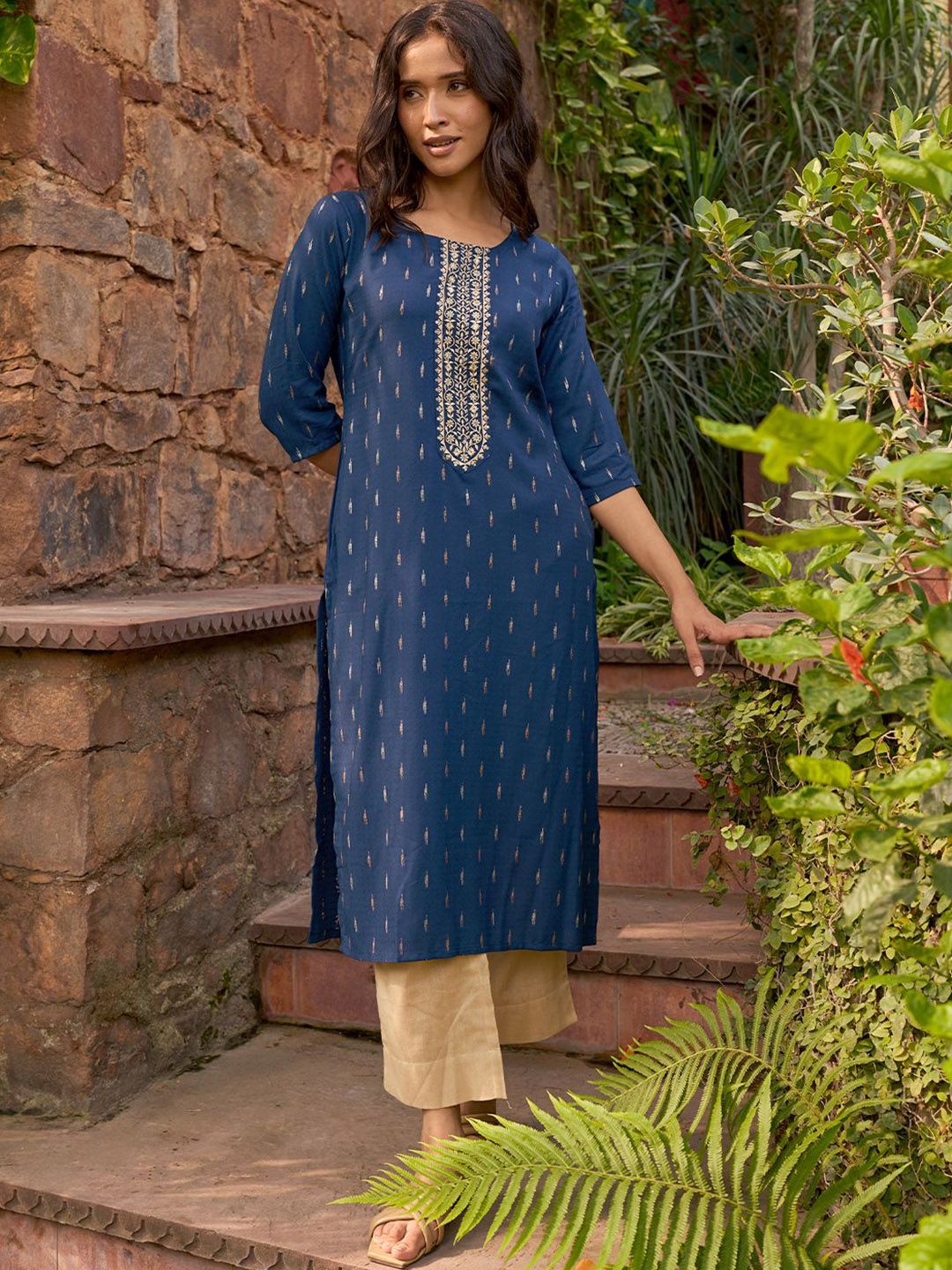 Libas Women Yoke Design Thread Work Dobby Kurta