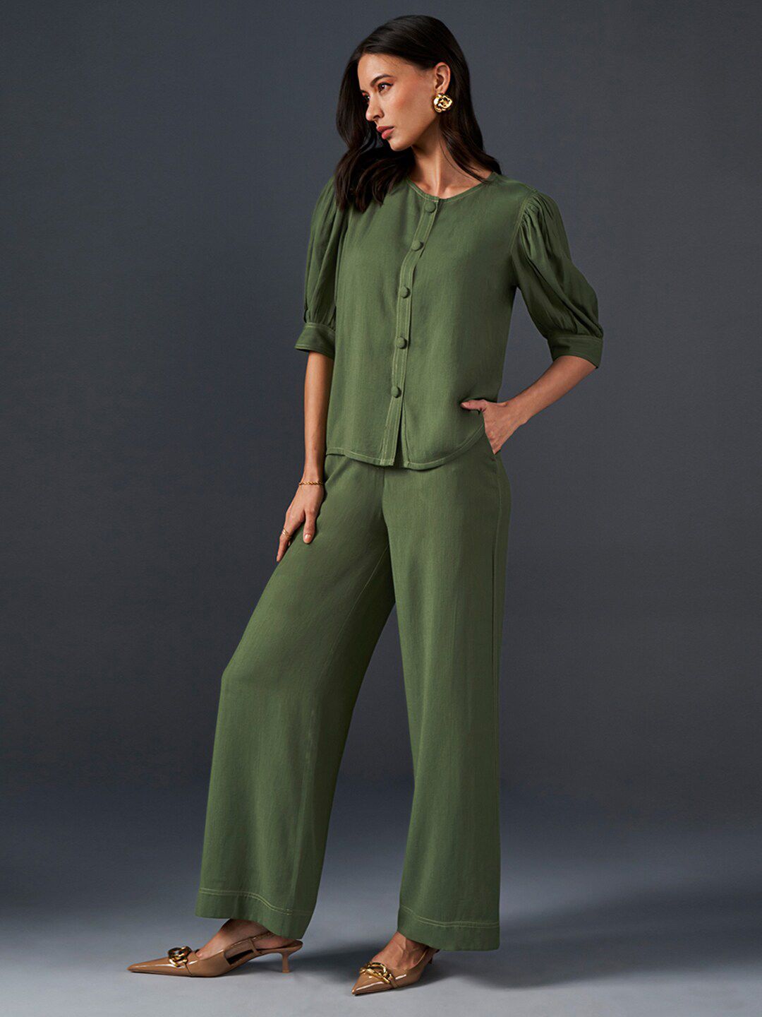AND Puff Sleeves Top With Trousers