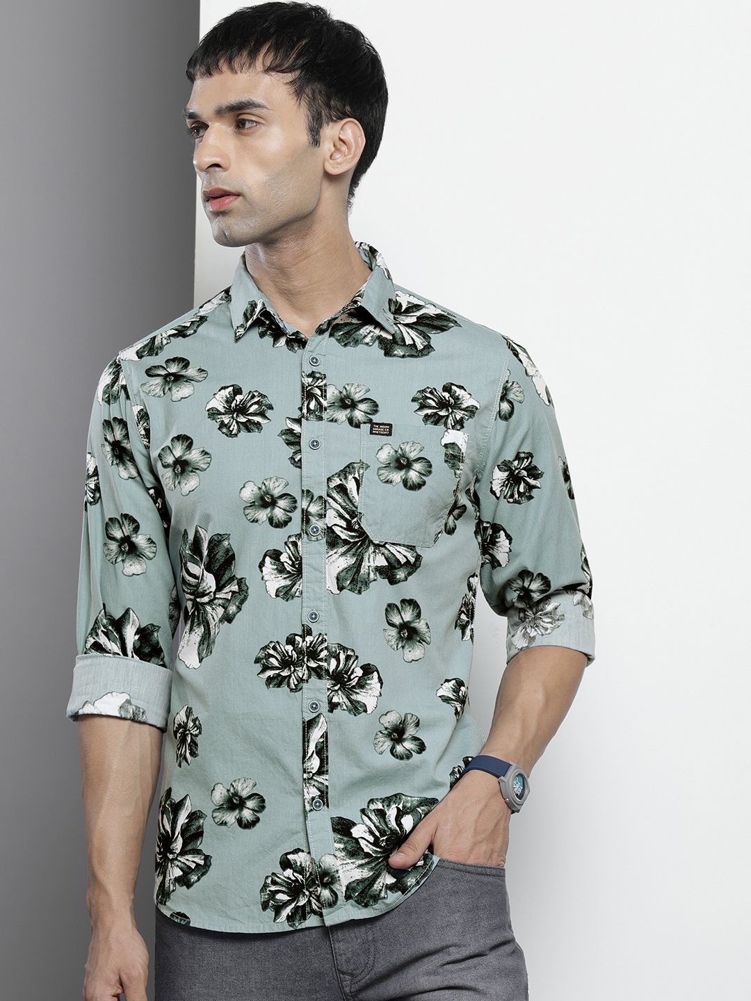 The Indian Garage Co Men Blue Classic Floral Printed Casual Shirt