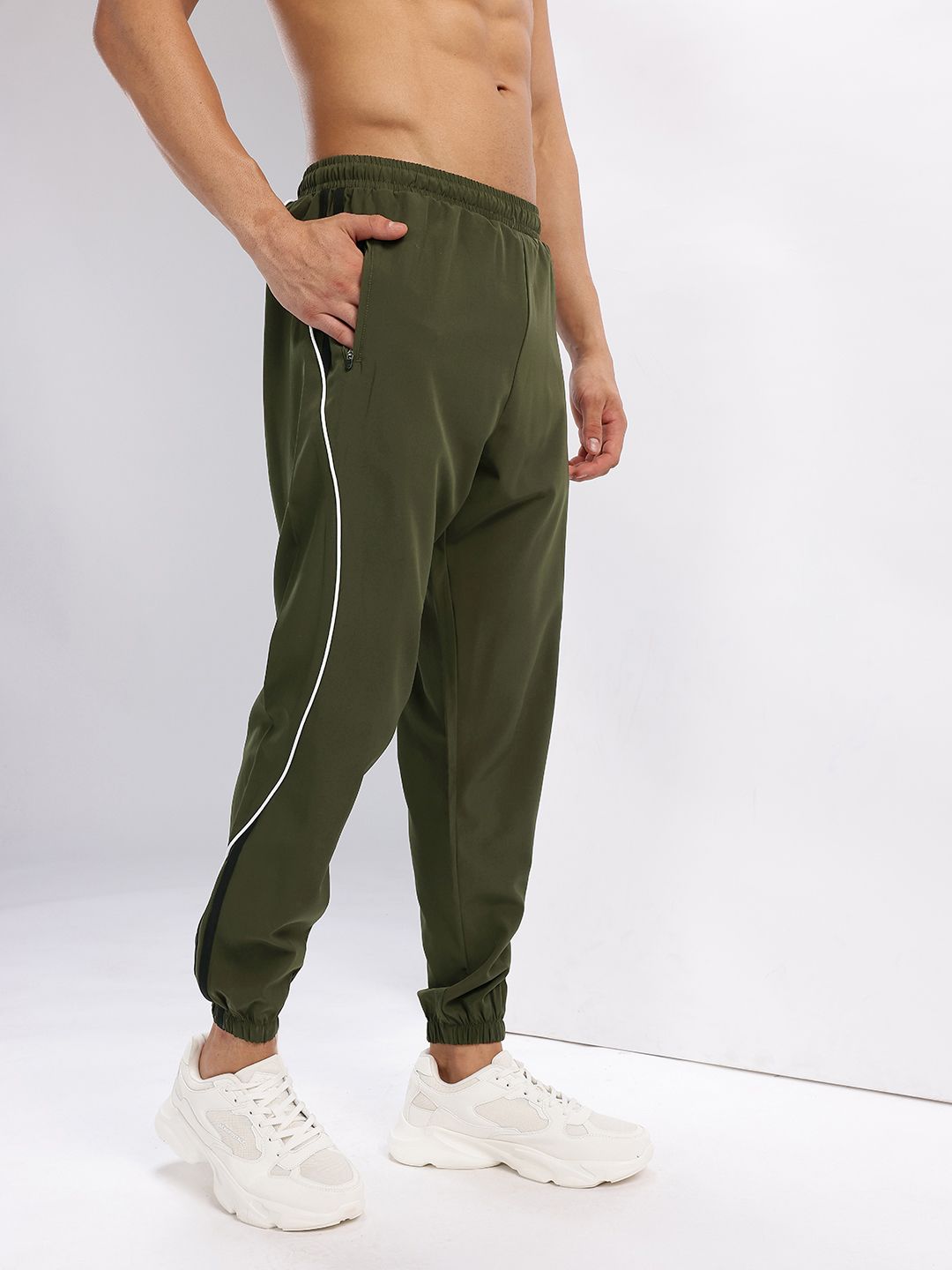 HRX by Hrithik Roshan Men Panelled Rapid-Dry Training Joggers