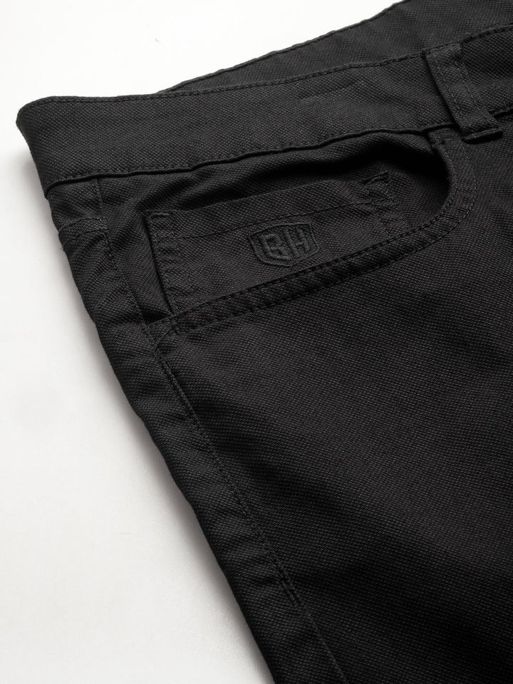 Menjadi Lelaki Manusia Pepejal Mid-Rise Regular Fit Chinos