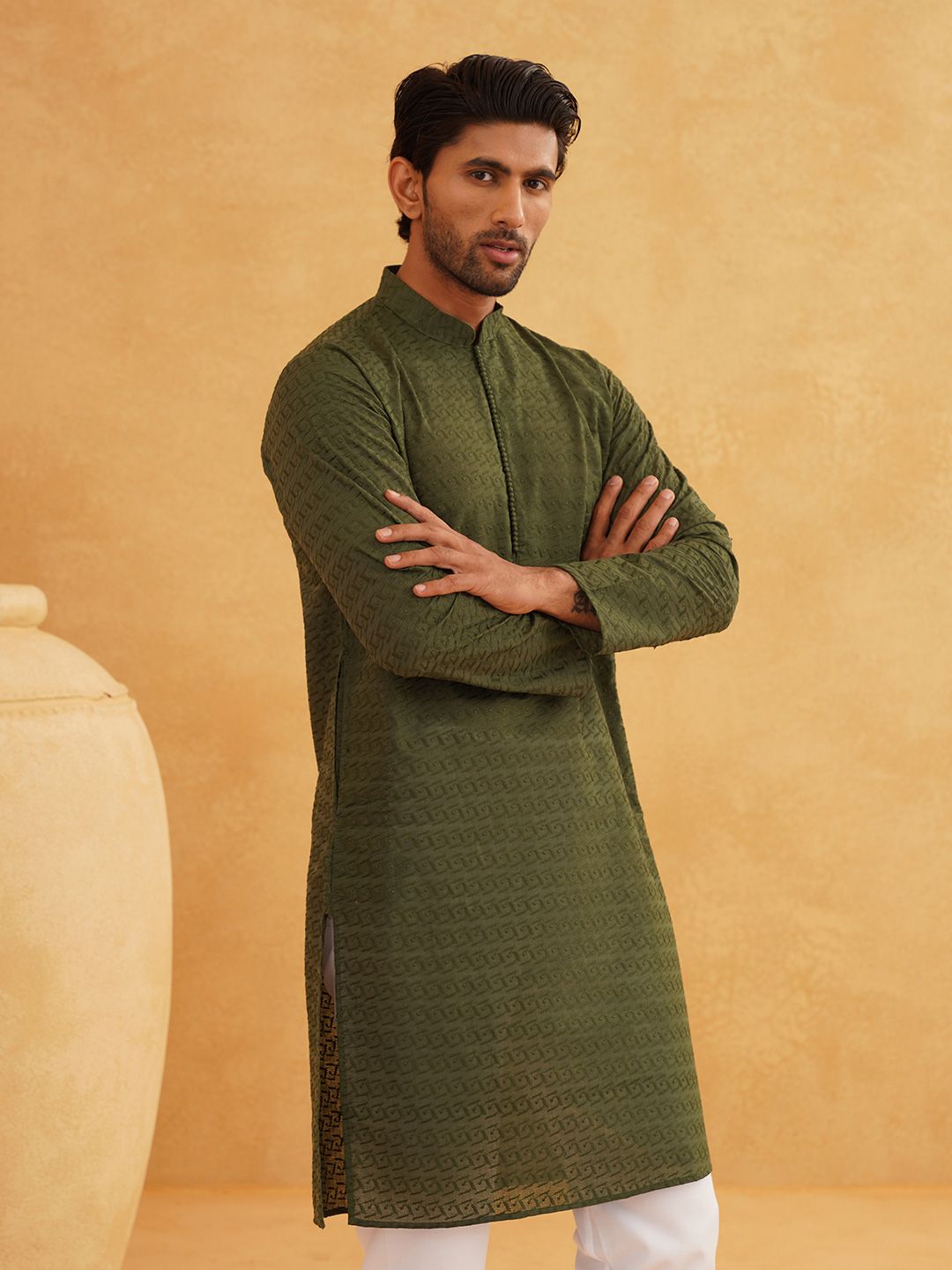SOJANYA Men Green Thread Work Kurta