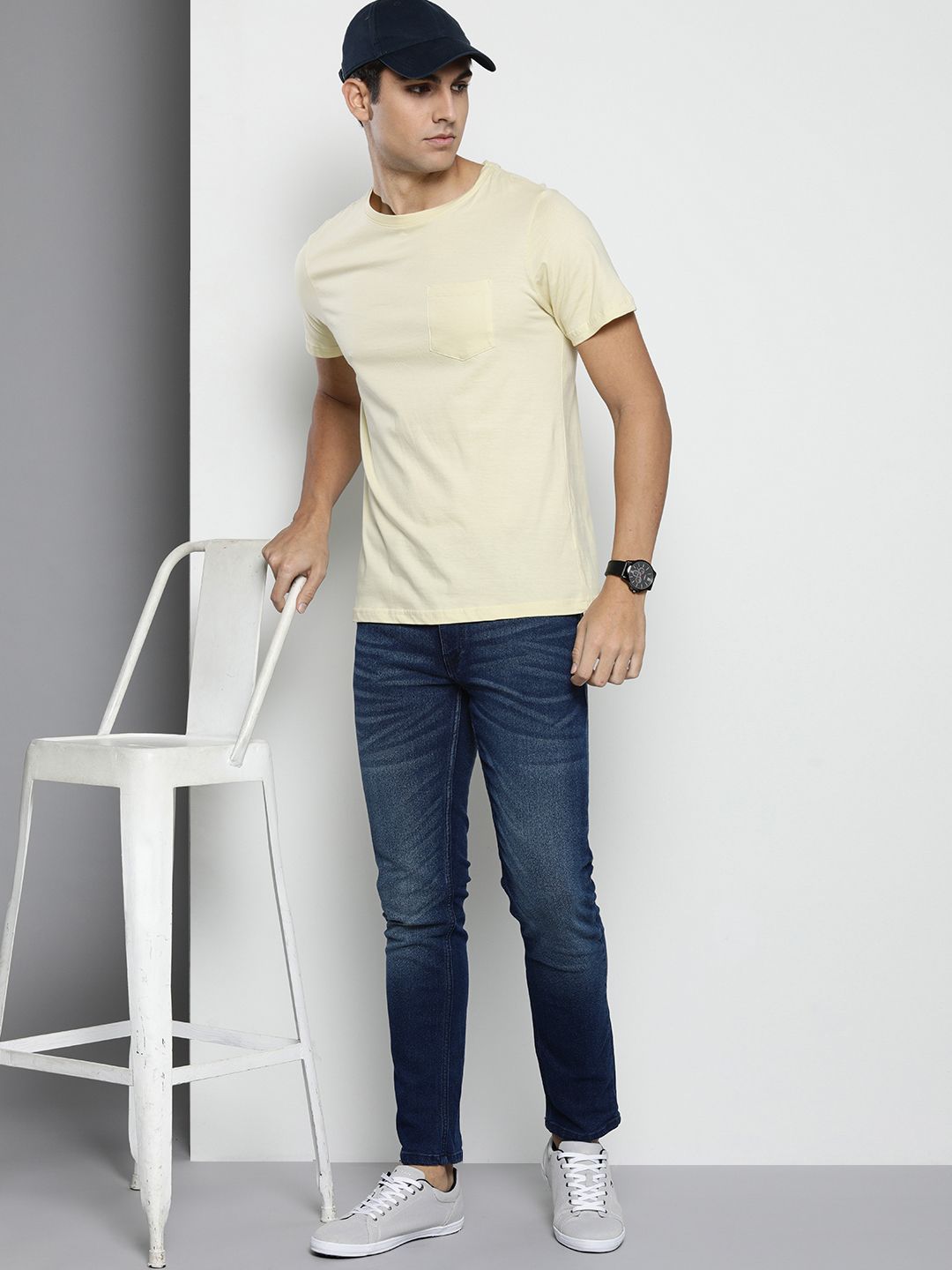 The Indian Garage Co Men Slim Fit Light Fade Stretchable Jeans