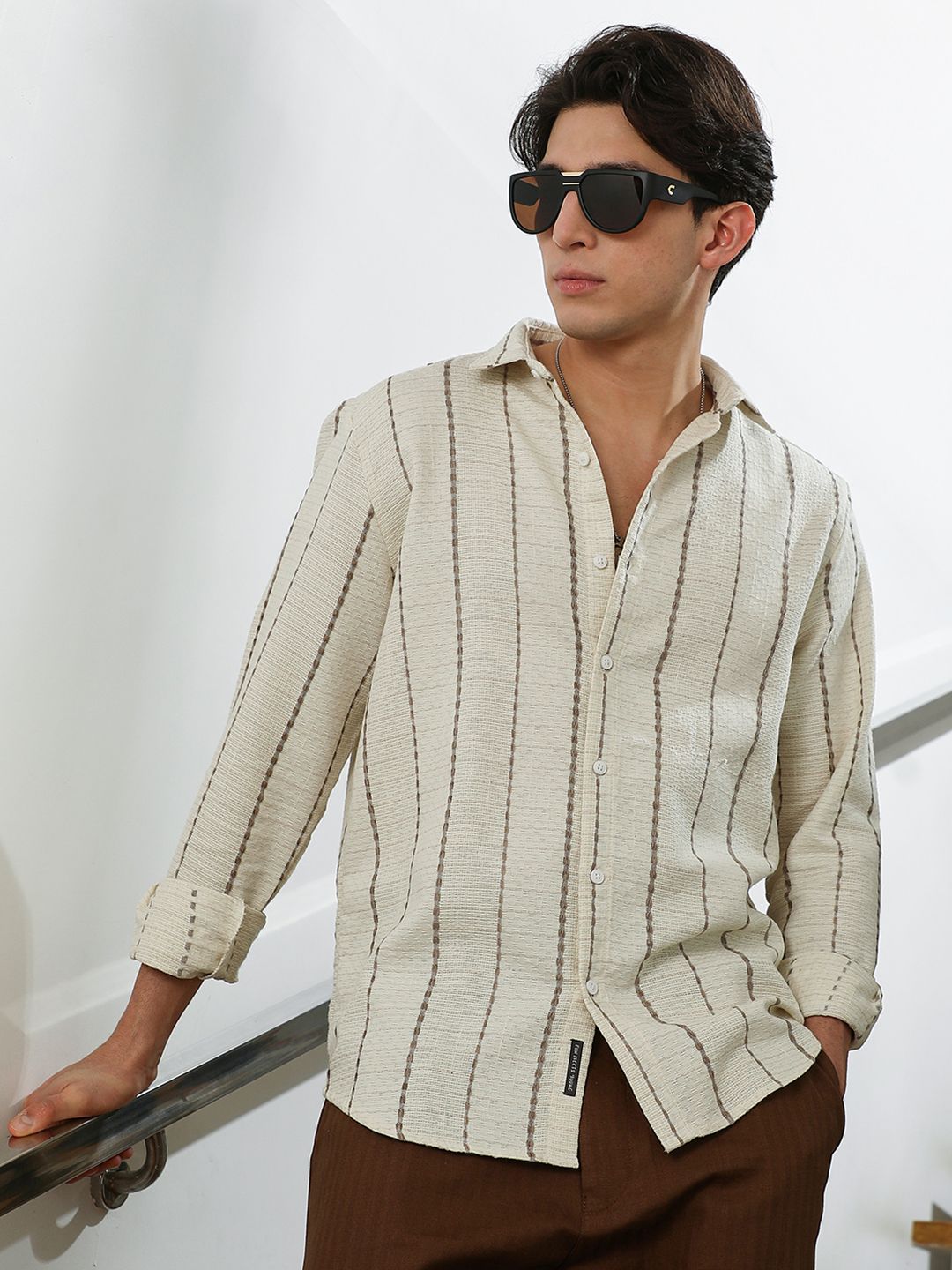 Campus Sutra Men Comfort Fit Textured Spread Collar Cotton Casual Shirt