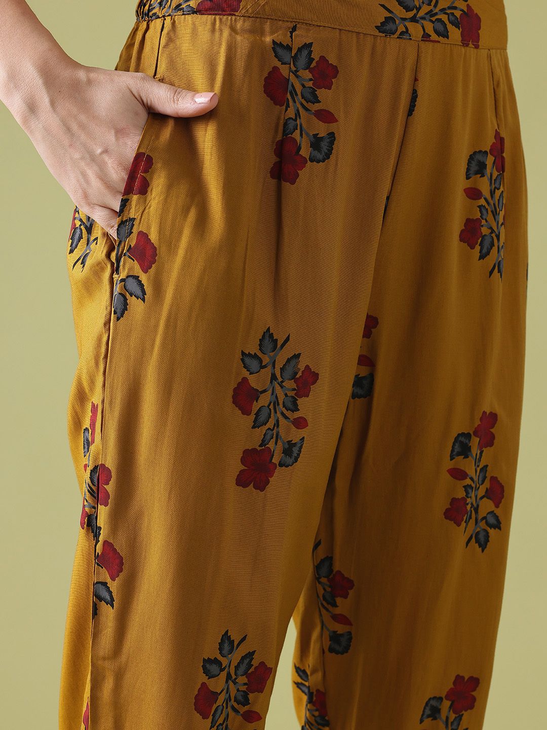 Anouk Floral Print Pleated Thread-Work Kurta with Trousers