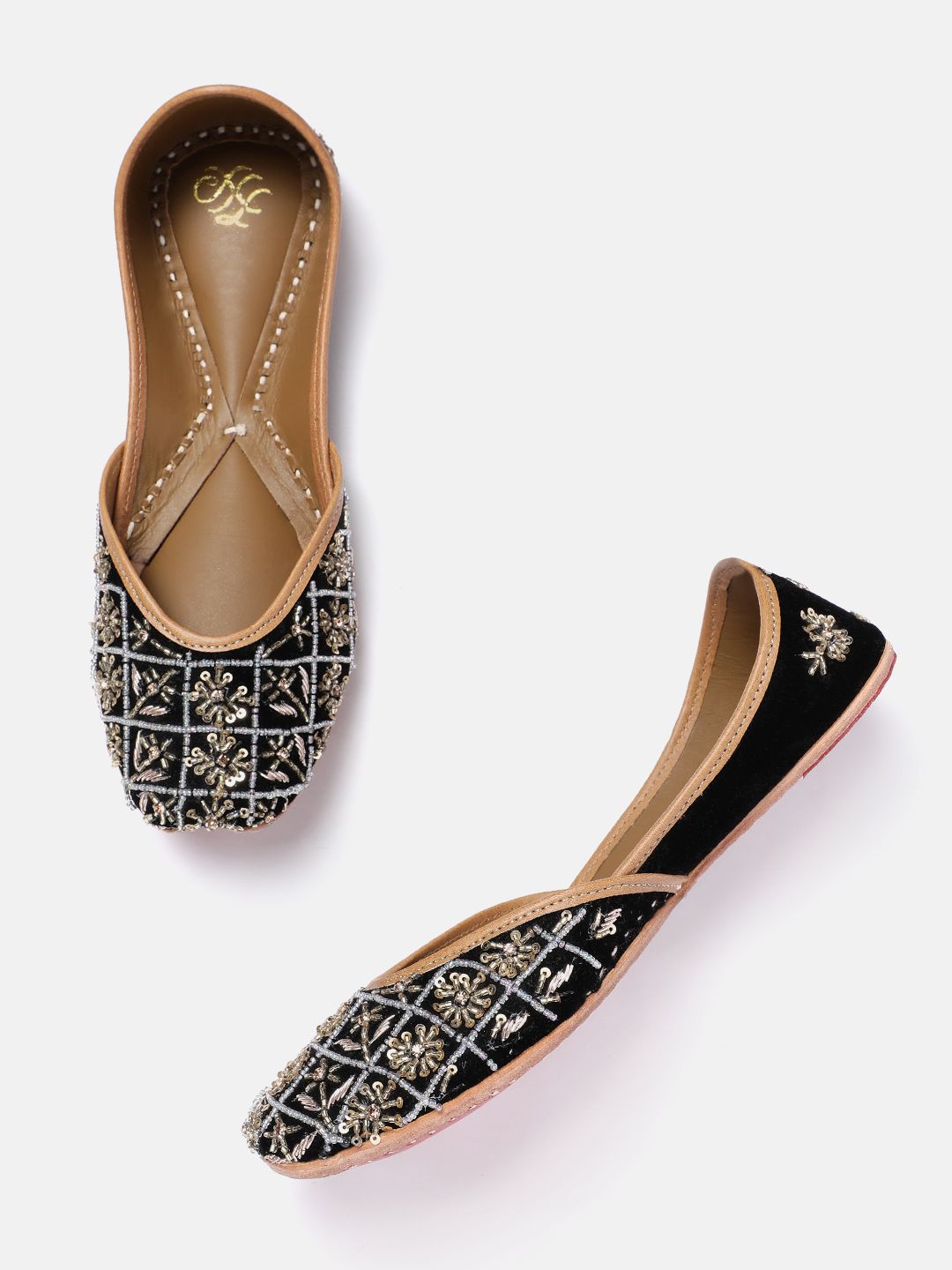 House of Pataudi Leather Embellished Ethnic Mojaris