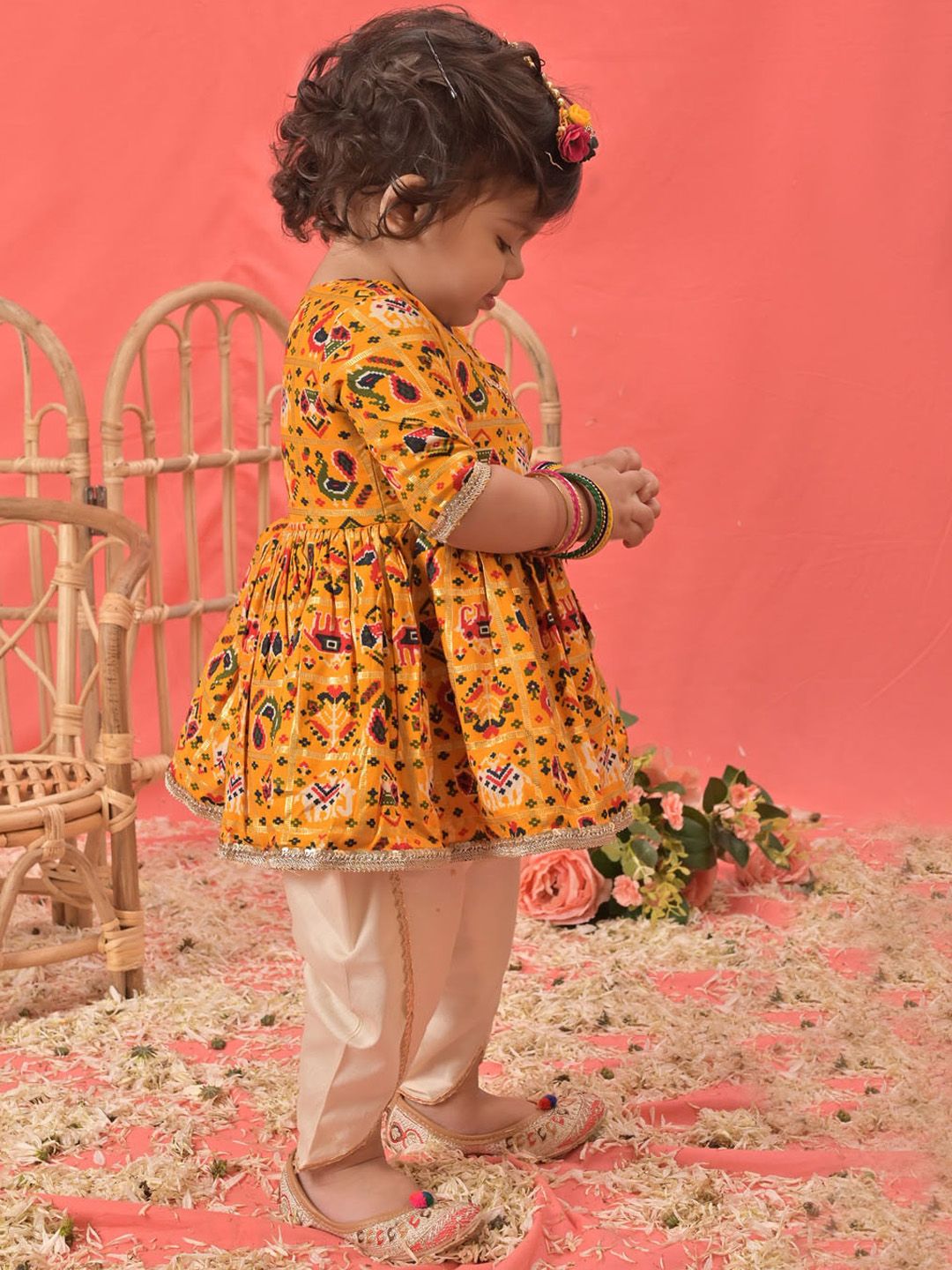 VASTRAMAY Girls Ethnic Motifs Printed Angrakha Kurta With Dhoti Pants