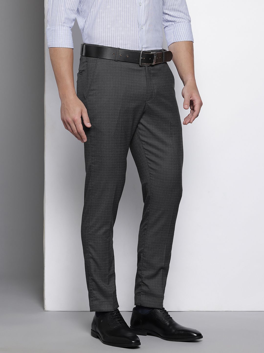 The Indian Garage Co. X Luxe Men Checked Slim Fit Formal Trousers