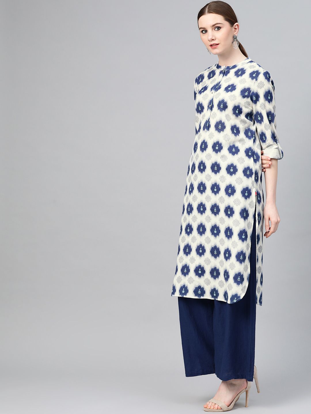 W Women Off-White & Navy Blue Printed Straight Kurta