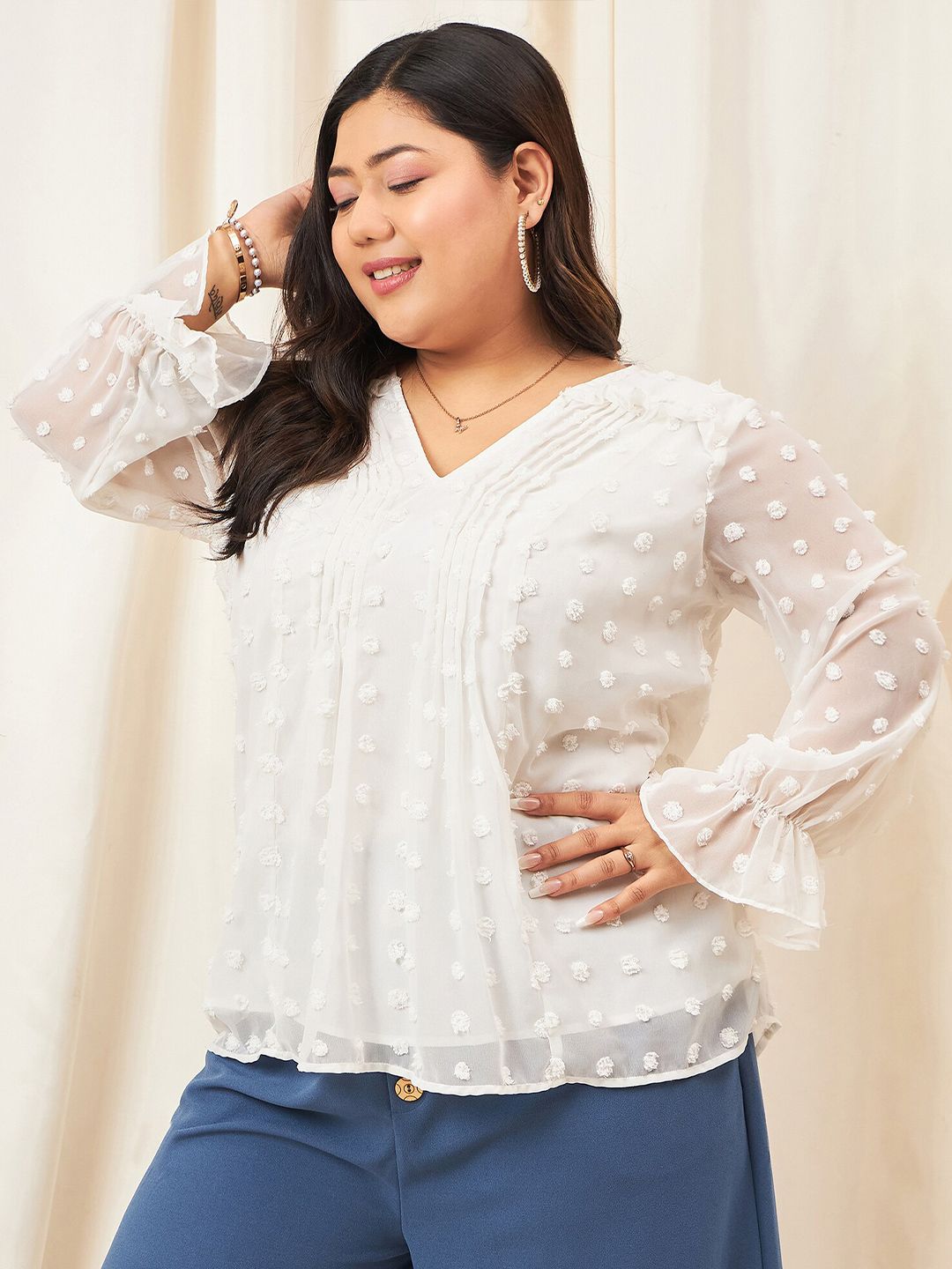 Berrylush Curve Plus Size White Self Design V-Neck Puff Sleeve Top