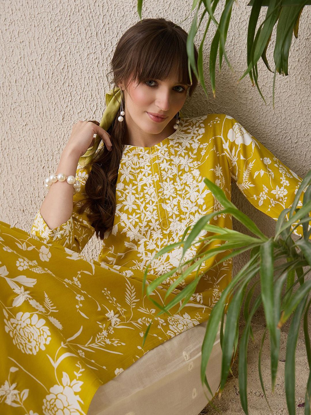Indo Era Floral Embroidered Thread Work Straight Kurta