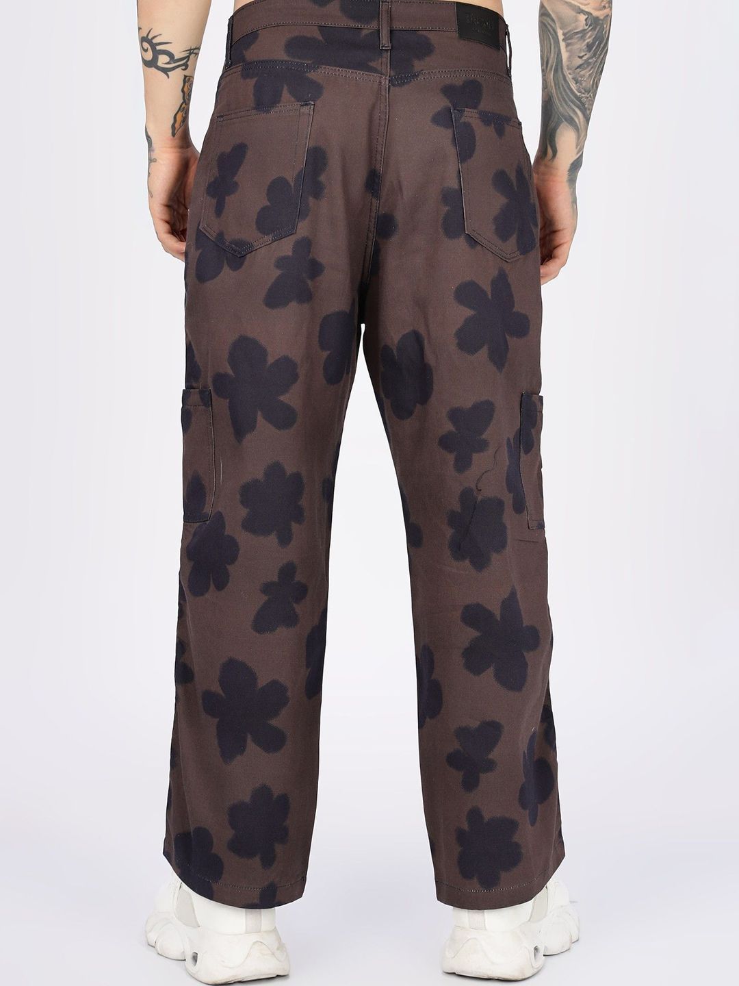 Eszett Men Floral Printed Baggy Fit Cargos Trousers