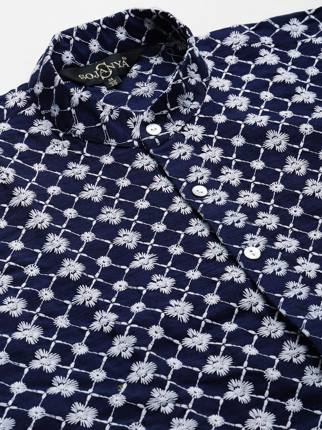 SOJANYA Men Navy Chikankari Sulam Kurta dengan Jaket Churidar & Nehru