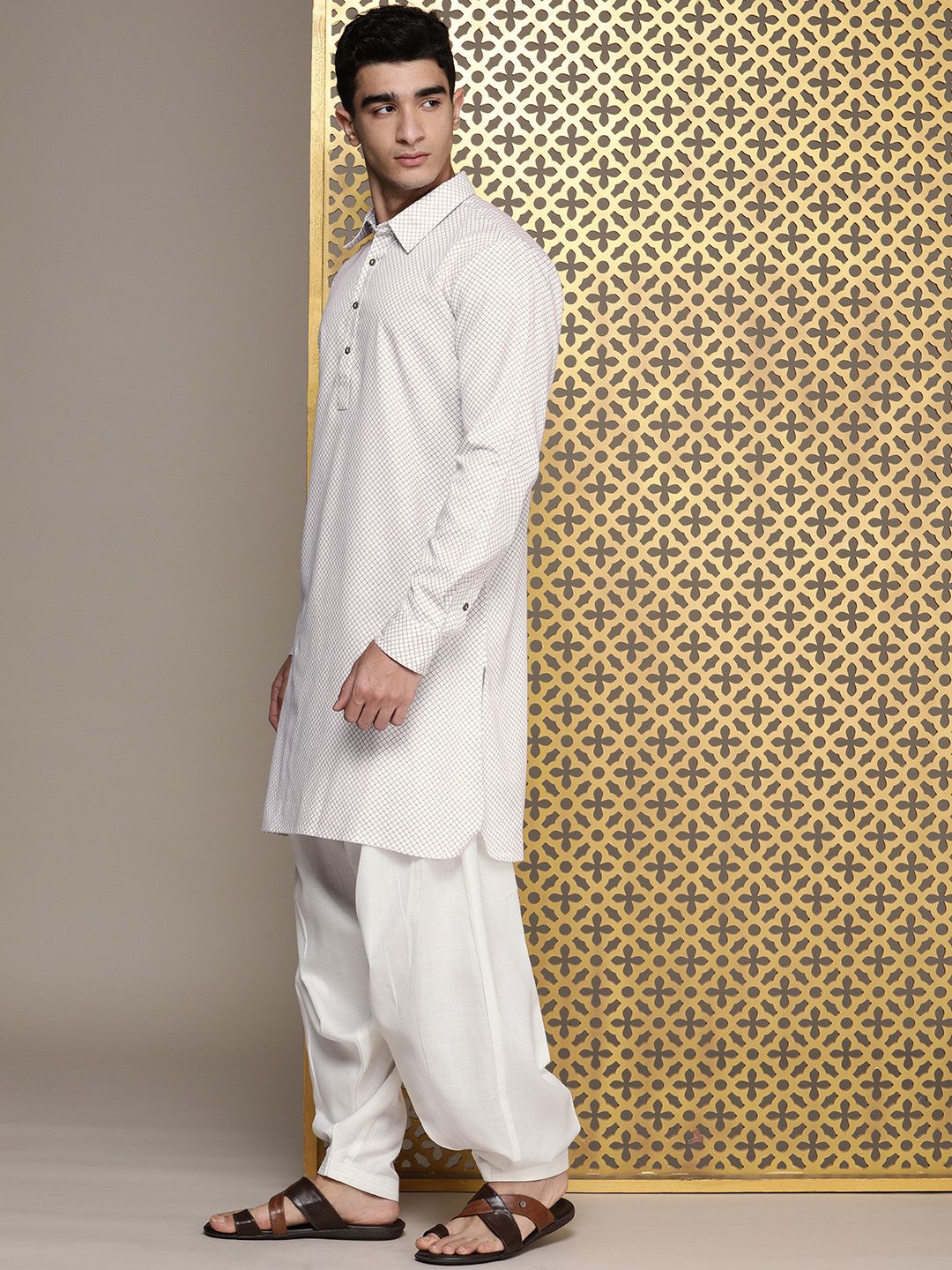House of Pataudi Checked Regular Jashn Kurta with Pathani Salwar