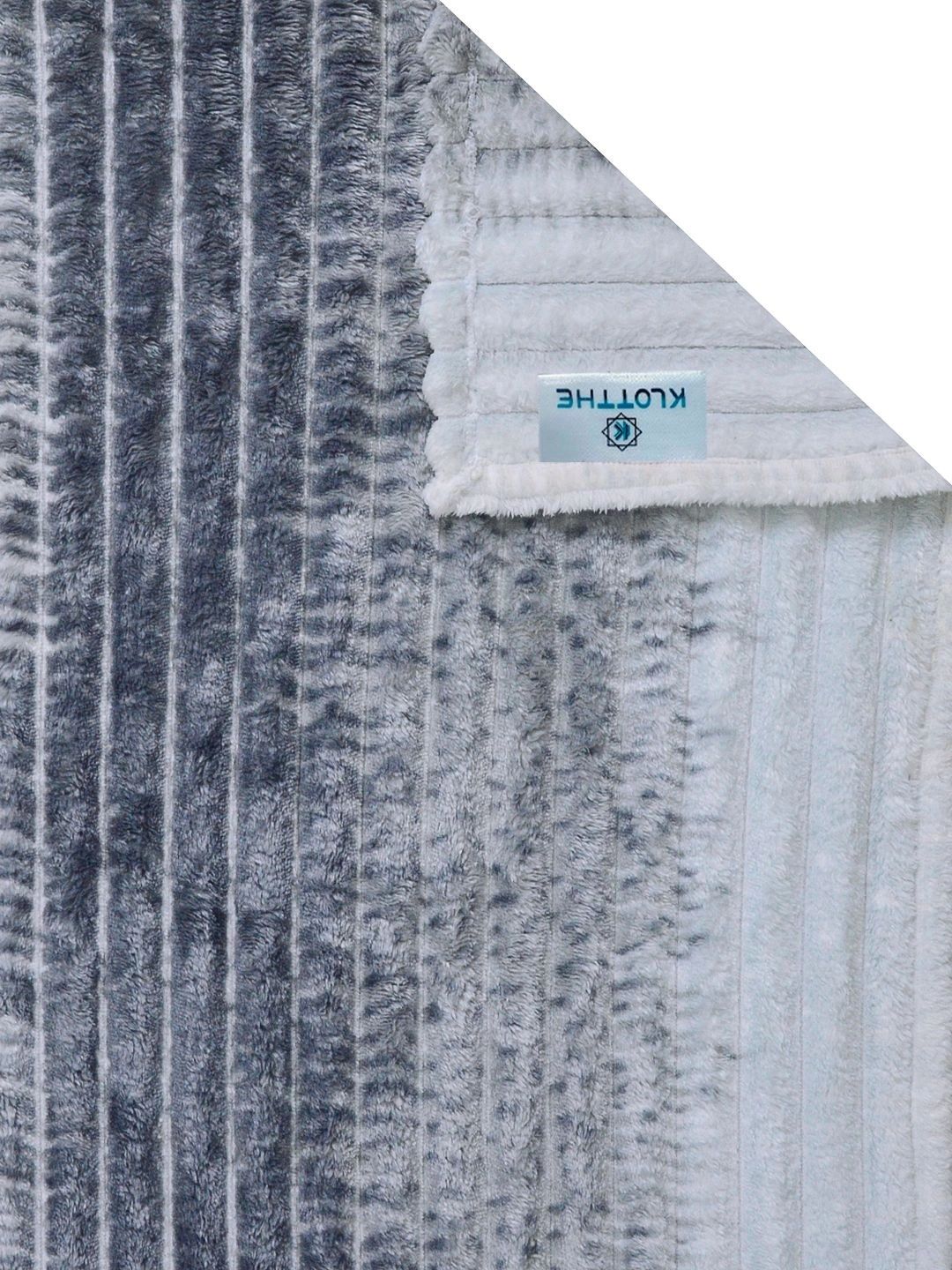 KLOTTHE Striped 300 TC King Bedsheet with 2 Pillow Covers