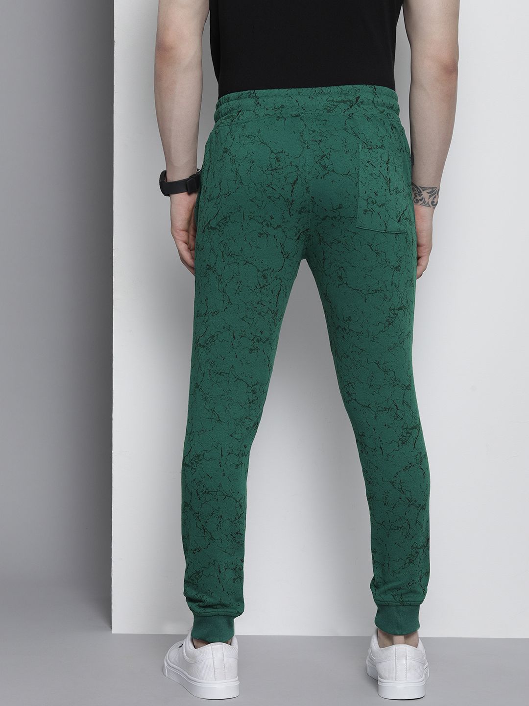 The Indian Garage Co Men Textured Slim Fit Joggers