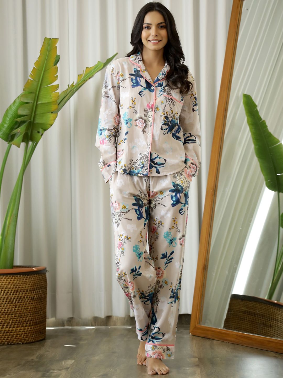 SANSKRUTIHOMES Women Beige & Blue Printed Pure Cotton Night suit