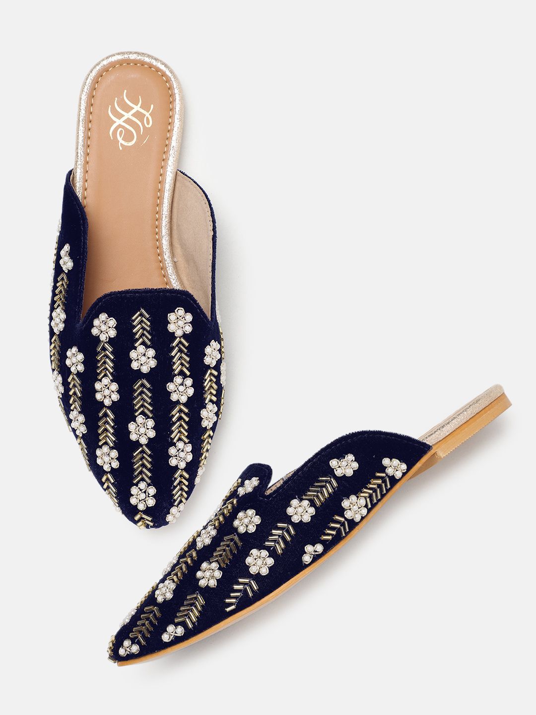House of Pataudi Women Embellished Ethnic Mules