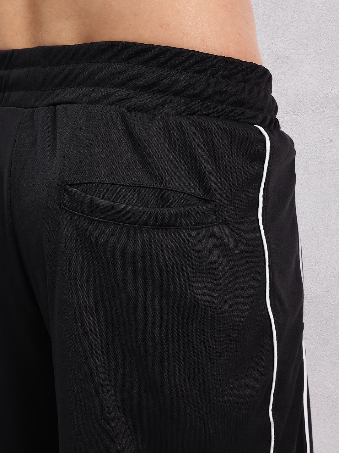 HRX by Hrithik Roshan Men Mid-Rise Training Shorts with Contrast Piping